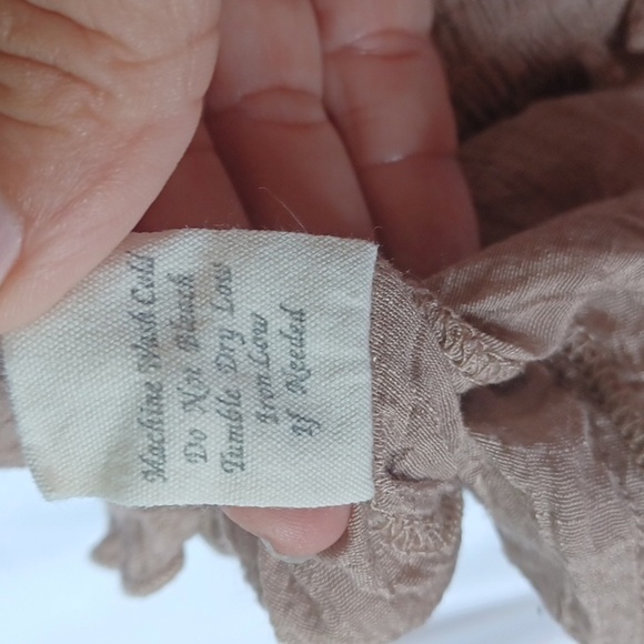 “MINE “Boho woman’s sleeveless Tan top, Flowers, Ruffles, Elastic - Picture 9 of 9